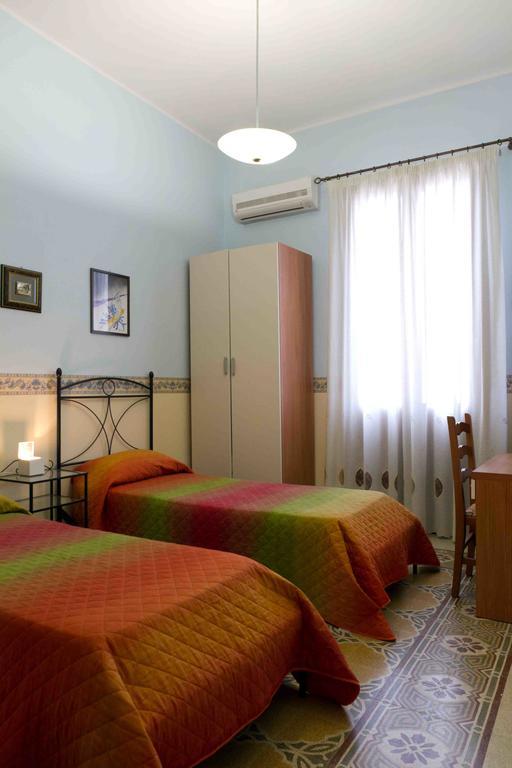 Casa Vacanza Albamarina Trapani Room photo